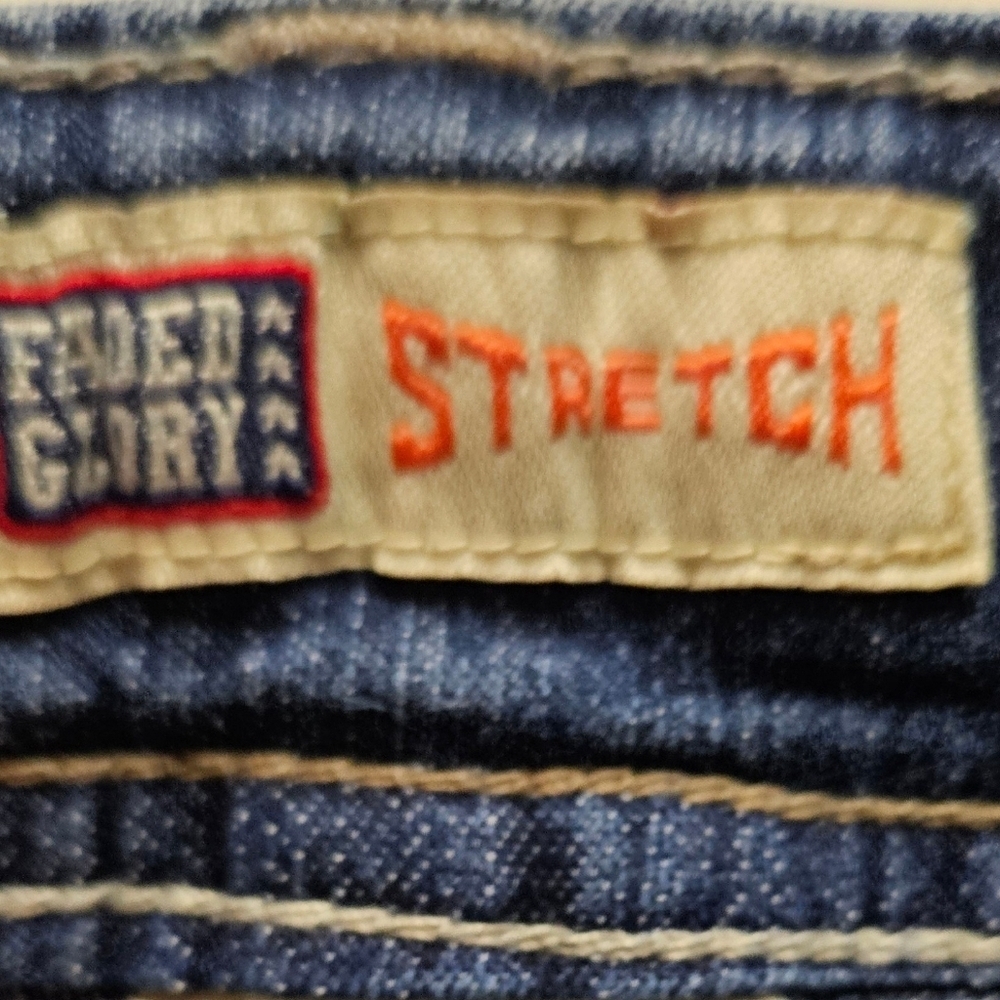 Faded Glory Girls Blue Denim Bermuda Shorts With Heart Design on Back Size 7 - Picture 6 of 13